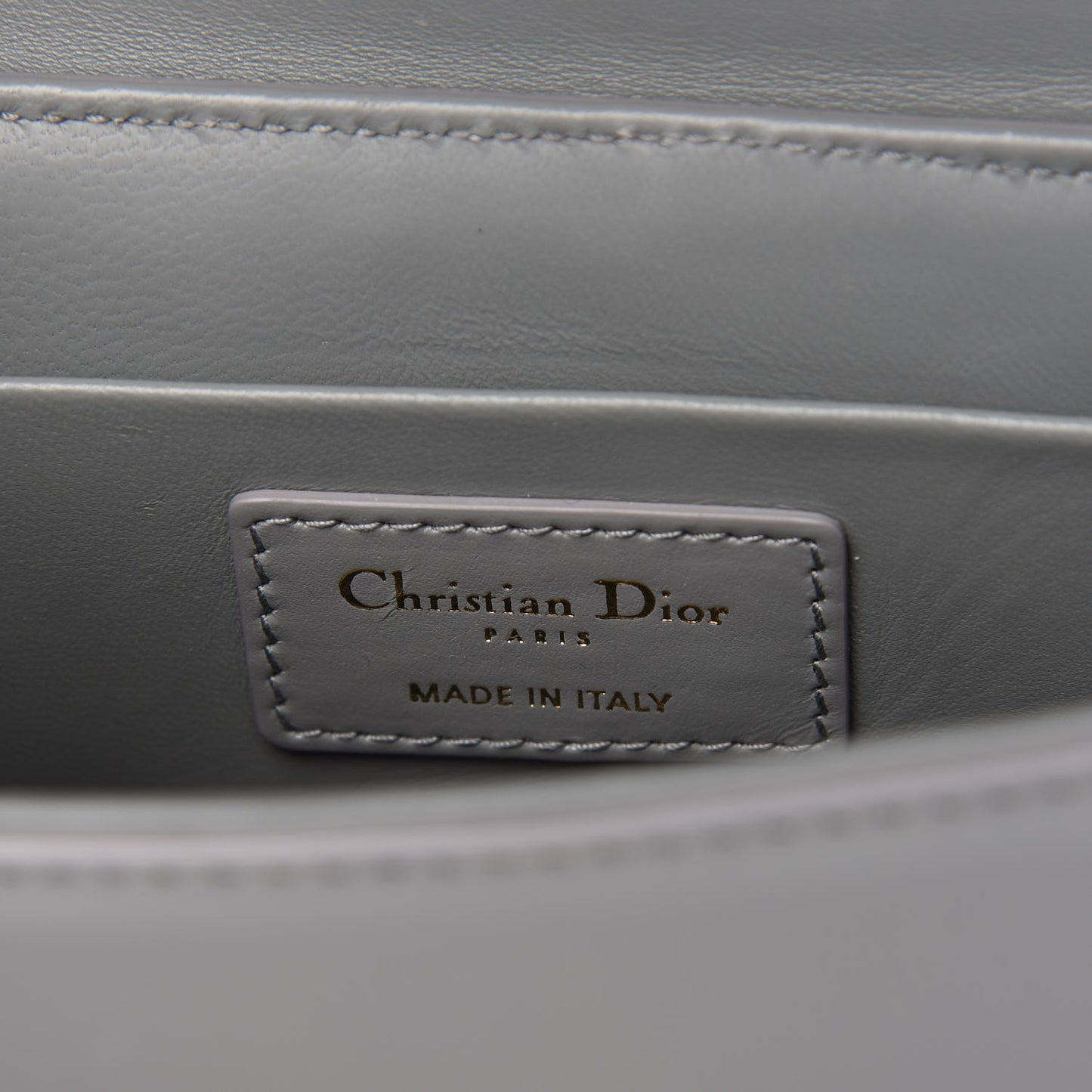 Box Calfskin 30 Montaigne Box Bag Gray