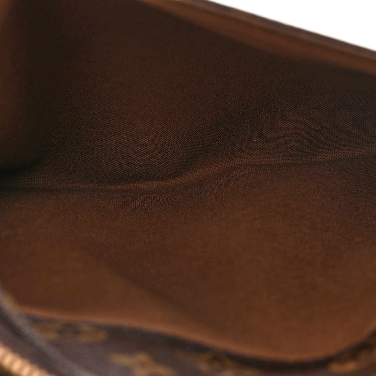 Louis Vuitton Monogram Trotteur Beaubourg 5 of 12