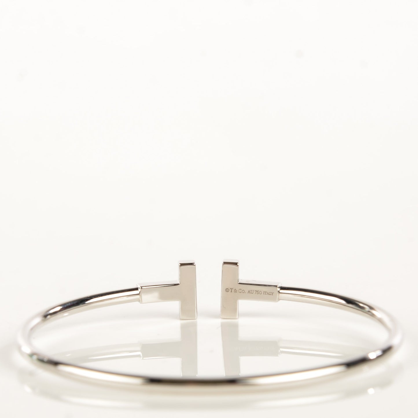 18K White Gold T Wire Bracelet