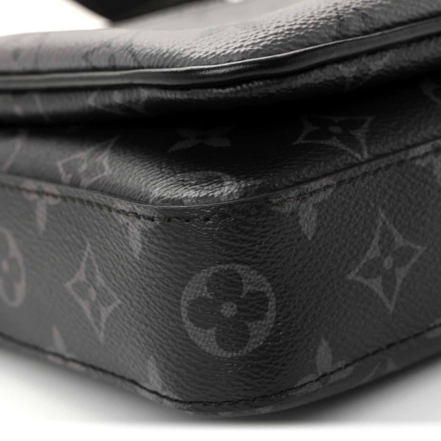 Louis Vuitton Reverse Monogram Eclipse Trio Messenger 8 of 10