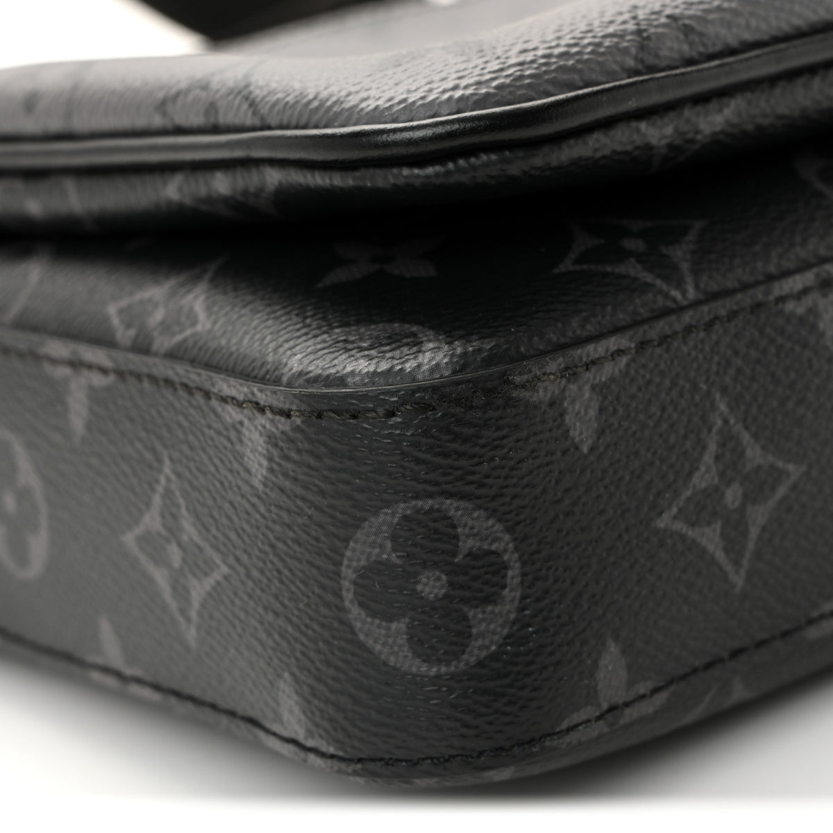 Reverse Monogram Eclipse Trio Messenger