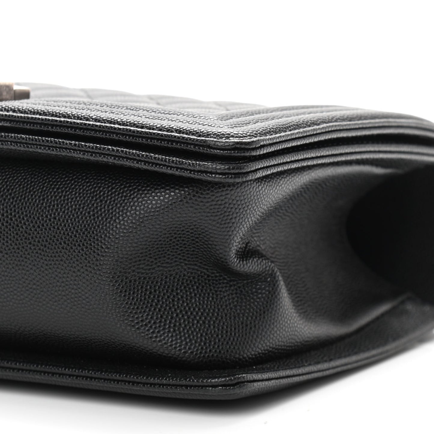 Caviar Quilted Medium Boy Flap Black