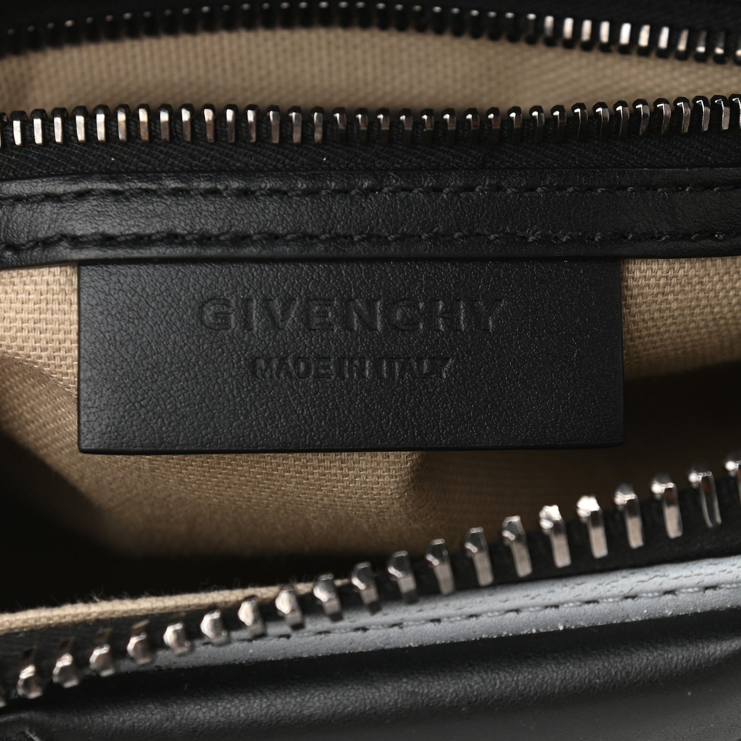 Smooth Calfskin Mini Chain Weave Antigona Black