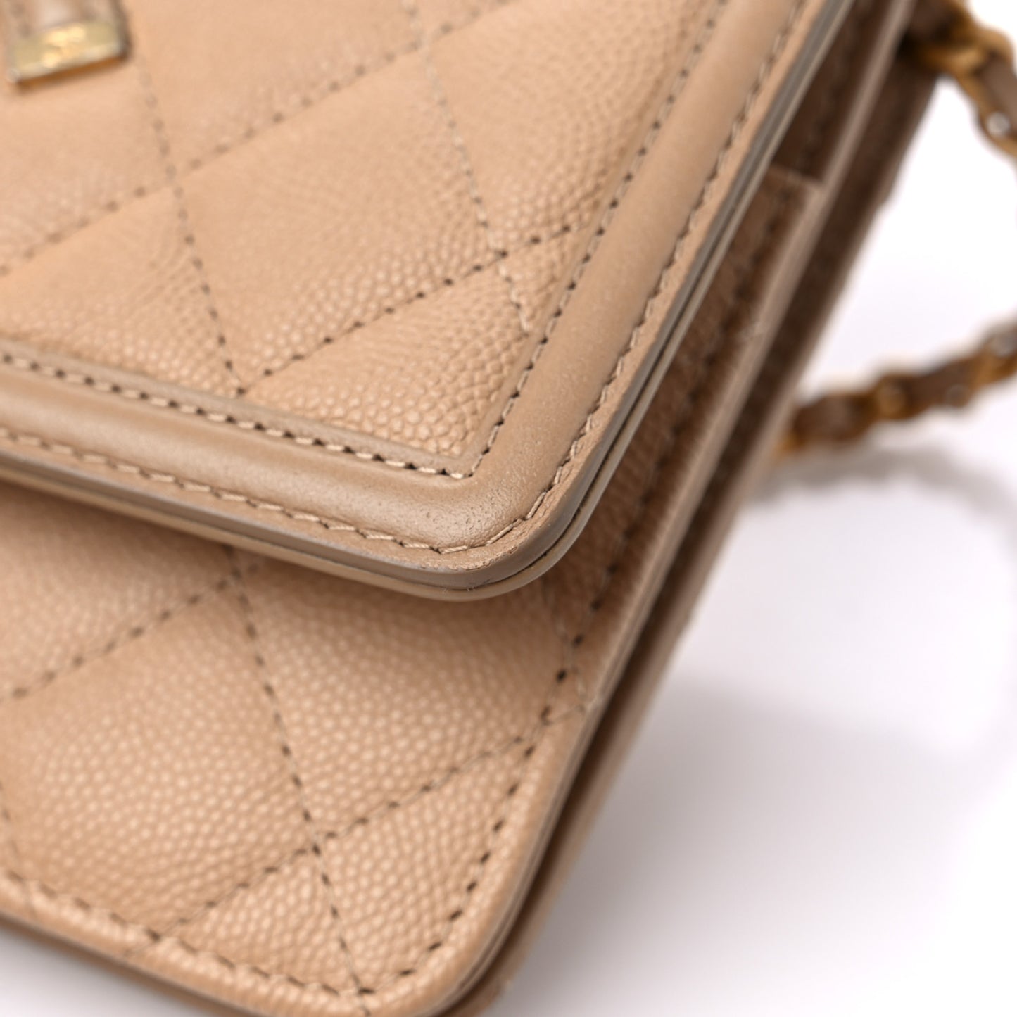 Caviar Quilted CC Filigree Wallet On Chain WOC Beige
