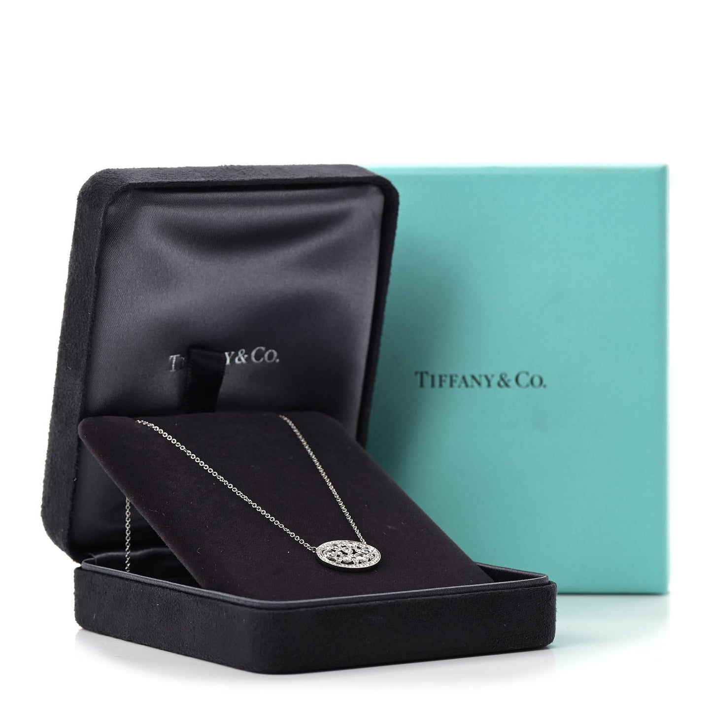 Platinum Diamond Cobblestone Oval Pendant Necklace