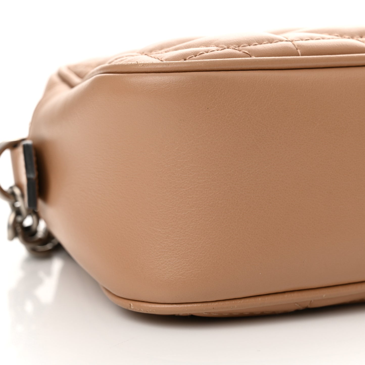 Calfskin Matelasse Aria Small GG Marmont Chain Shoulder Bag Camelia