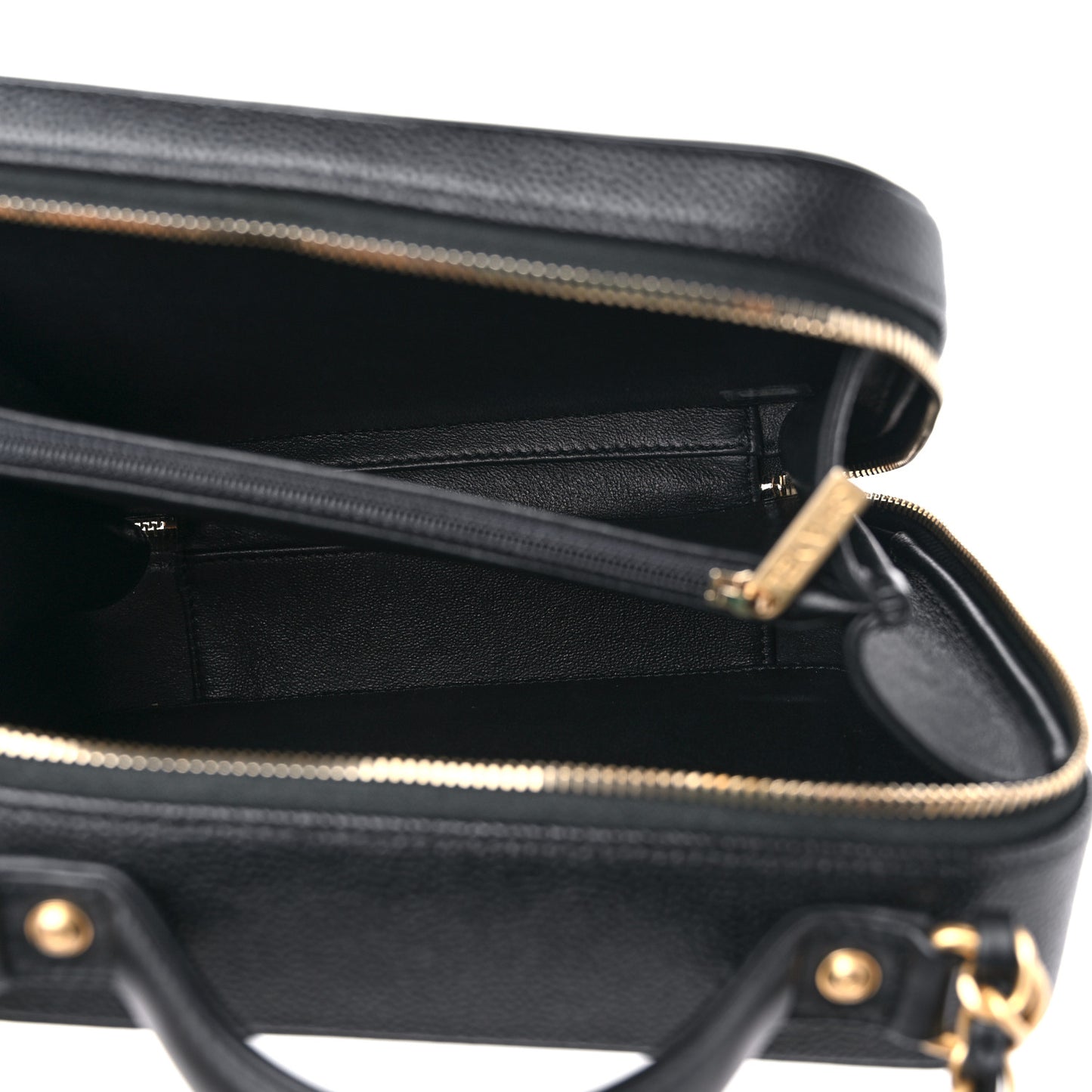 Caviar Quilted Medium CC Filigree Vanity Case Black