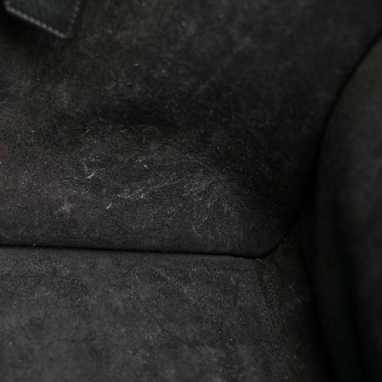 Supple Calfskin Medium Phantom Luggage Black