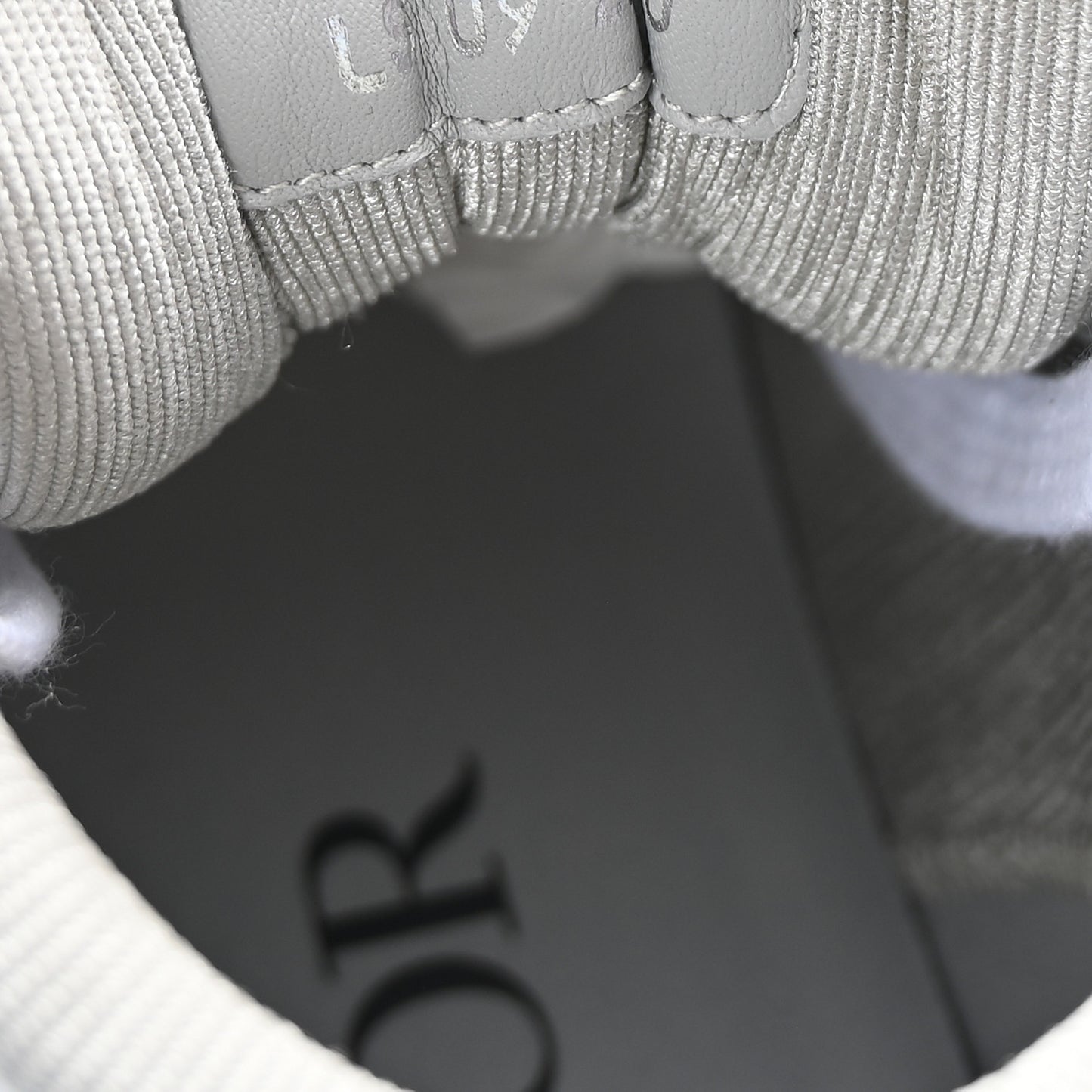 Smooth Calfskin Jacquard Oblique Mens B27 High Top Sneakers 40 Grey