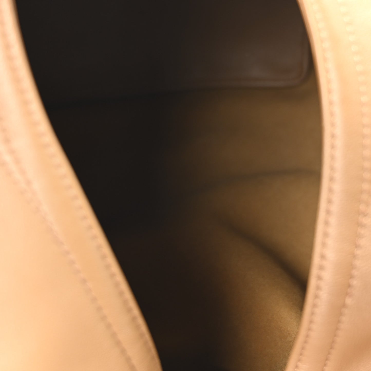 Mellow Nappa Medium Squeeze Bag Oak