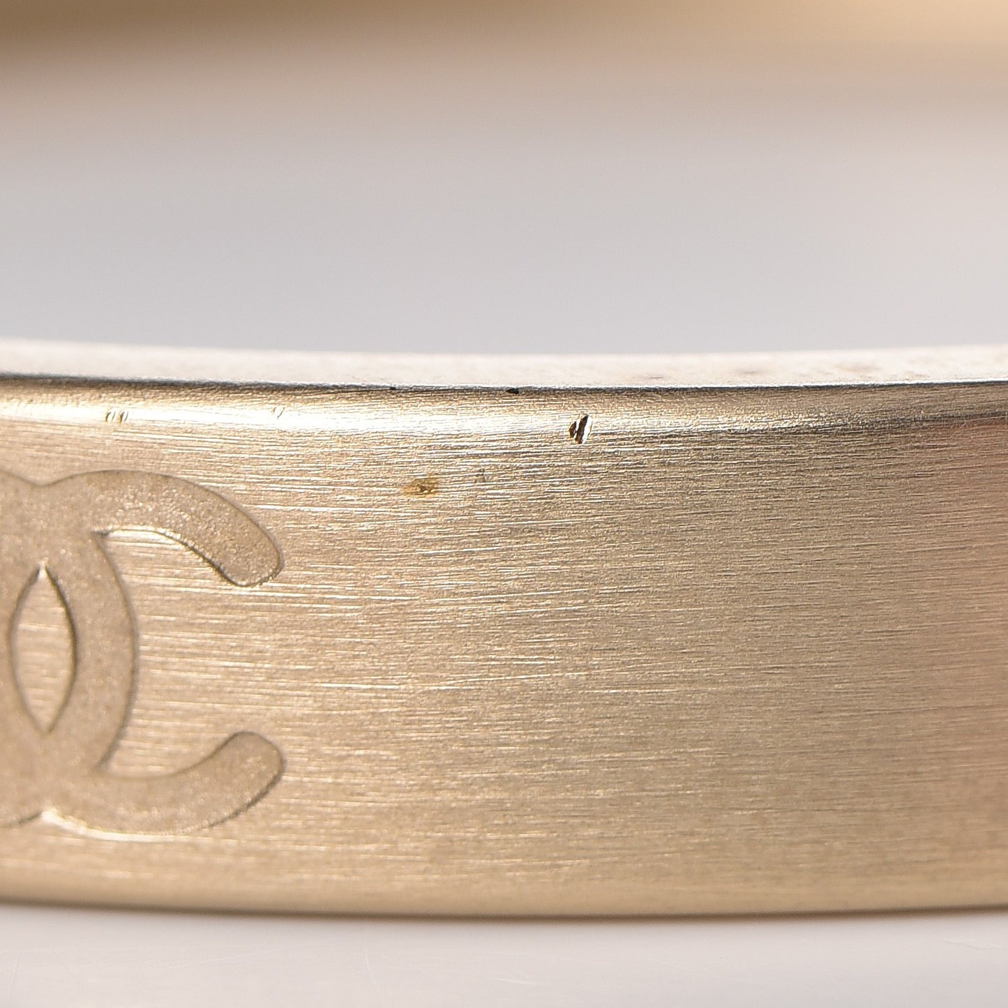 Metal CC Bangle Gold