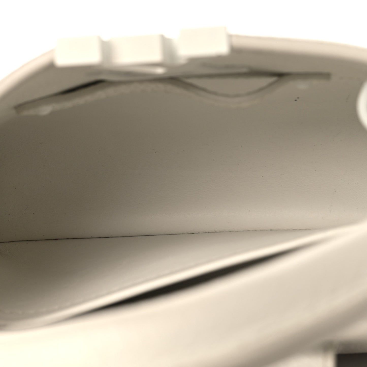 Taurillon Mini Capucines Monochrome  White