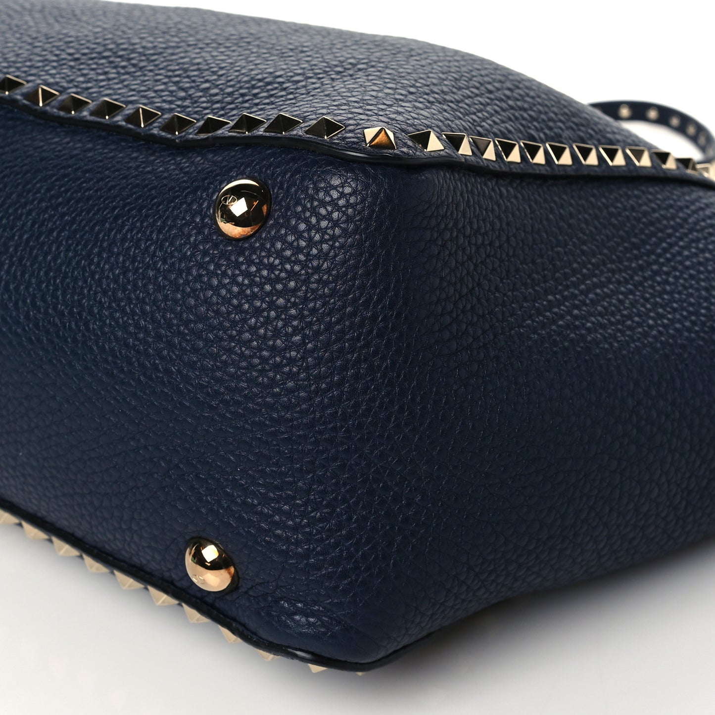 Pebbled Calfskin Medium Rockstud Tote Marine