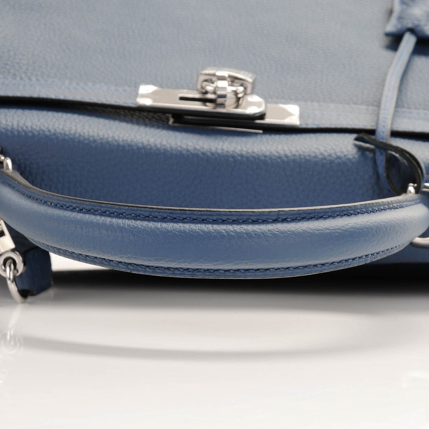 Togo Kelly Retourne 28 Bleu Agate