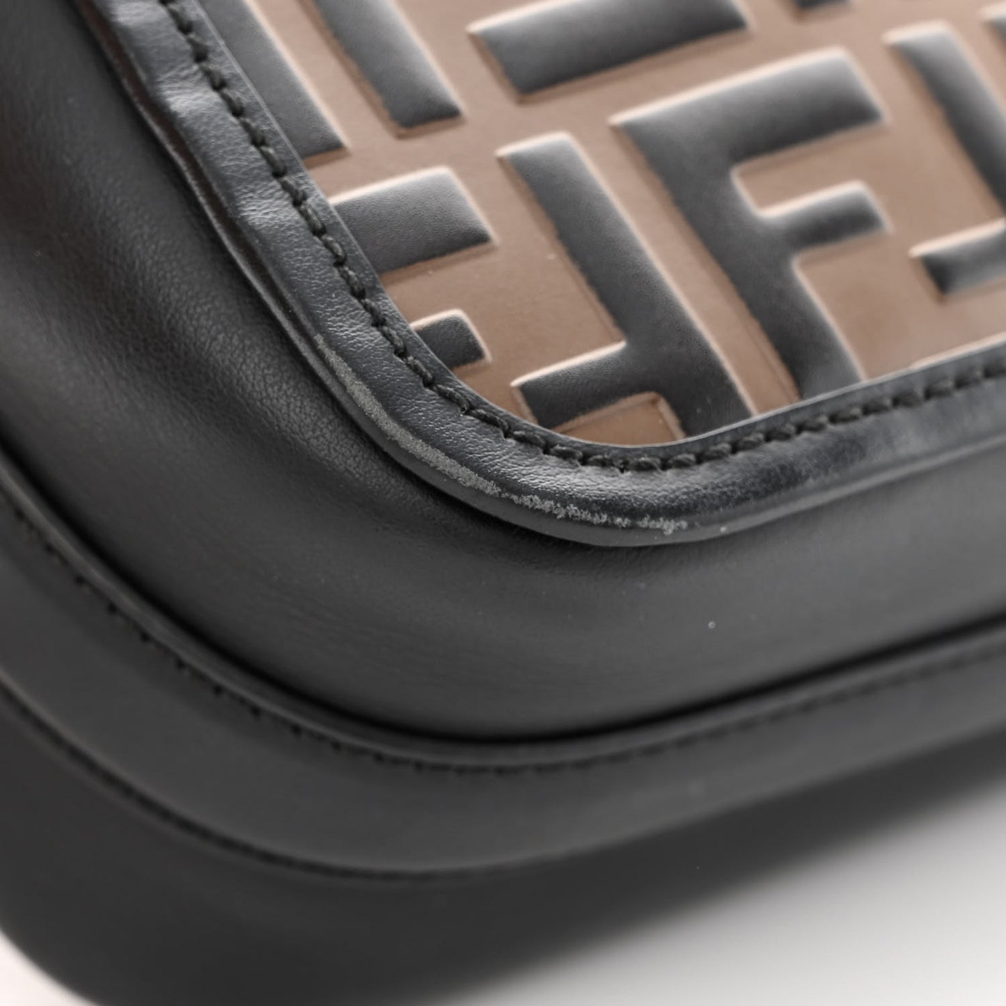 Vitello Century F is Fendi Bi-Color FF 1974 Embossed Camera Case Maya Black