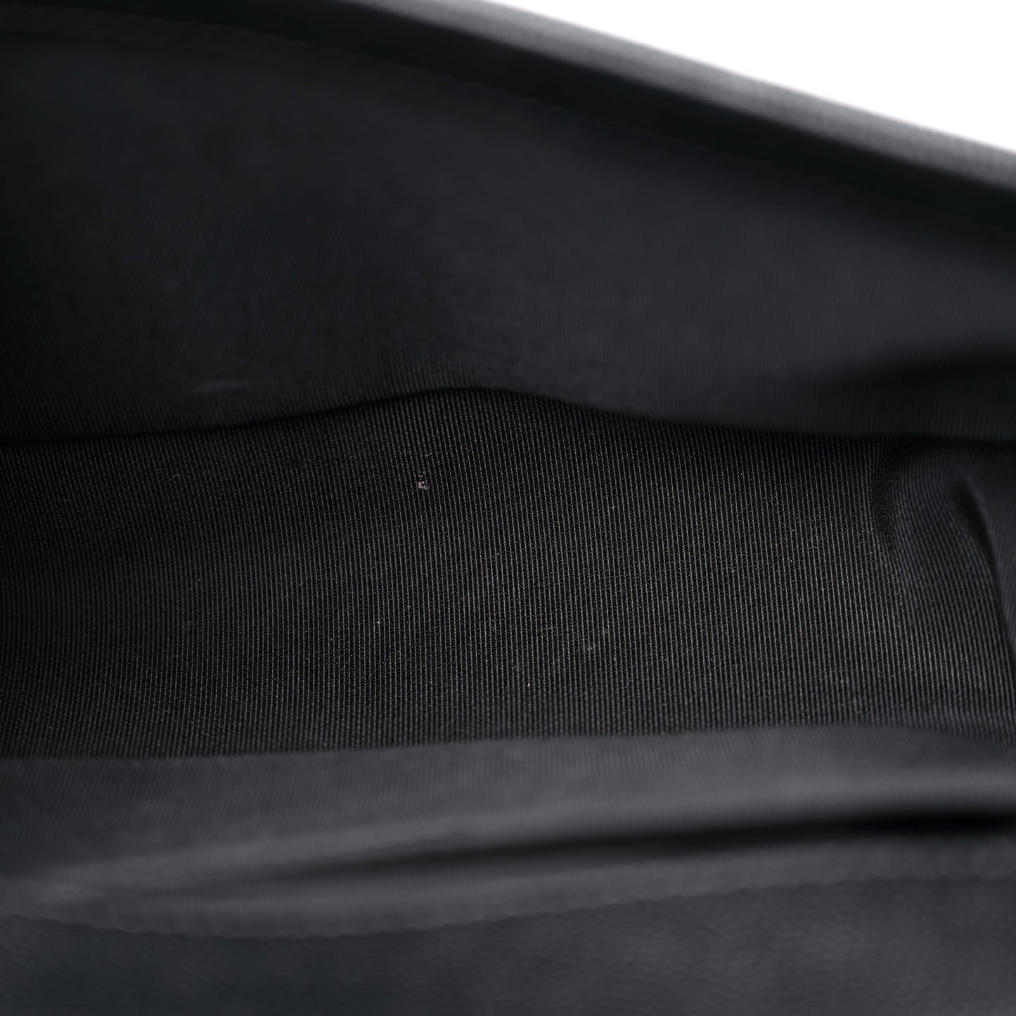Caviar Quilted Medium Boy Flap Black