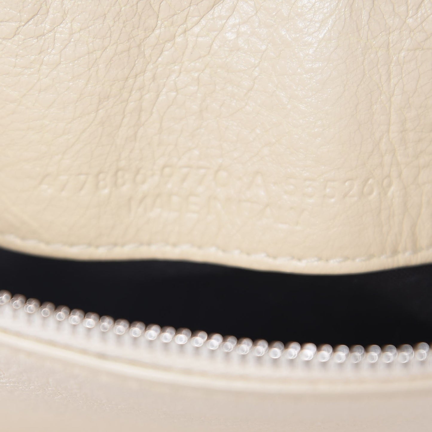 Agneau XS Cushion Square Crossbody Beige Night Bleu