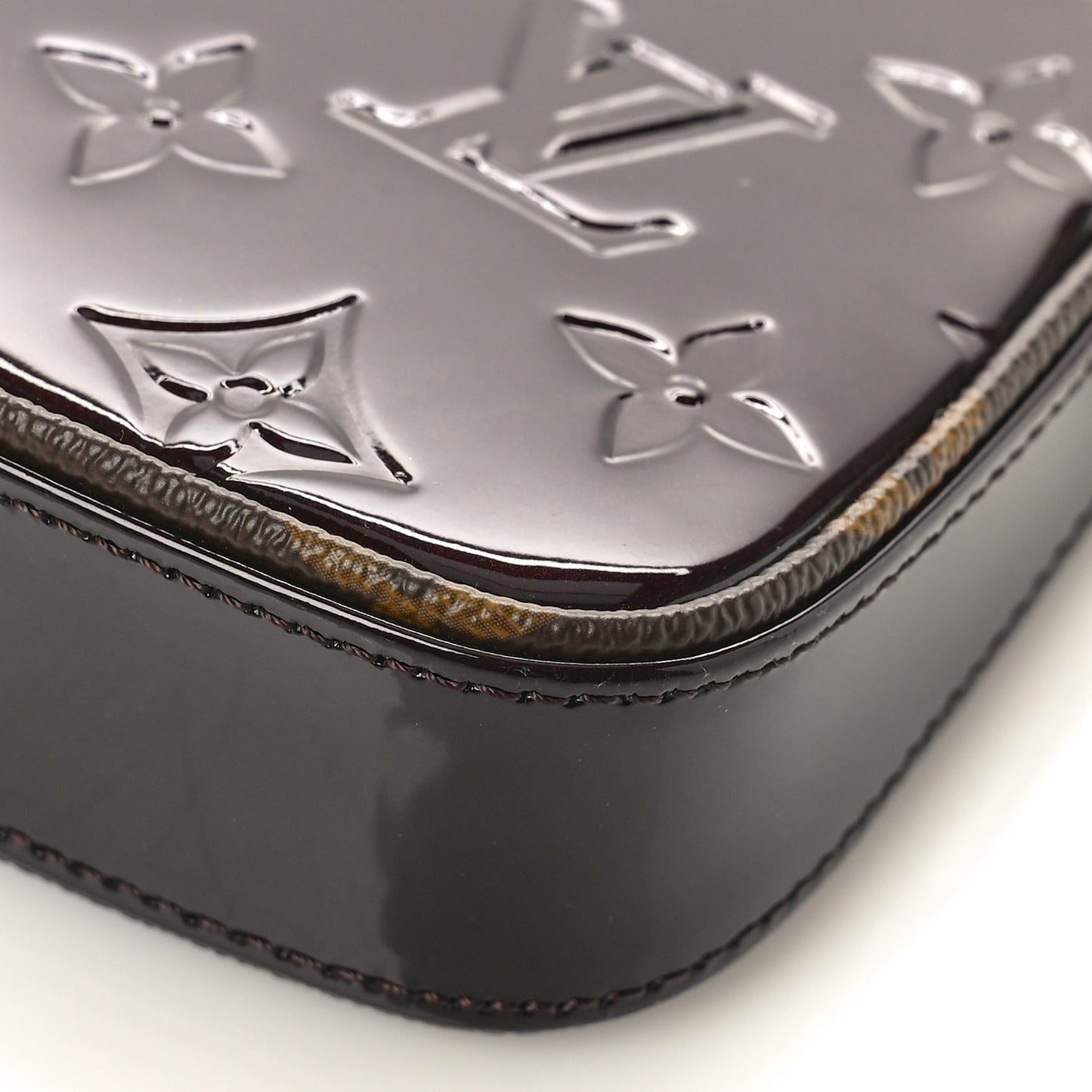 LOUIS VUITTON Vernis Monogram Mini Pochette Accessories Amarante