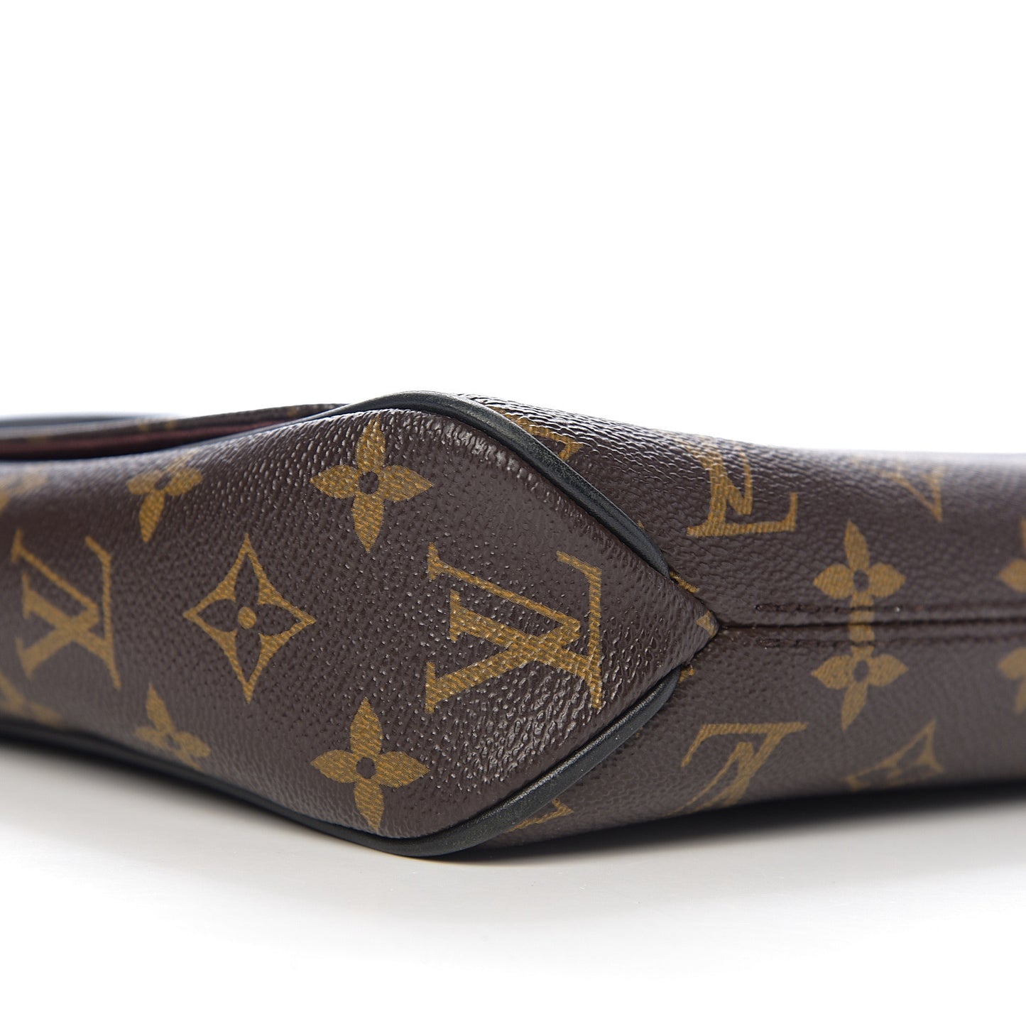 Monogram Macassar District PM