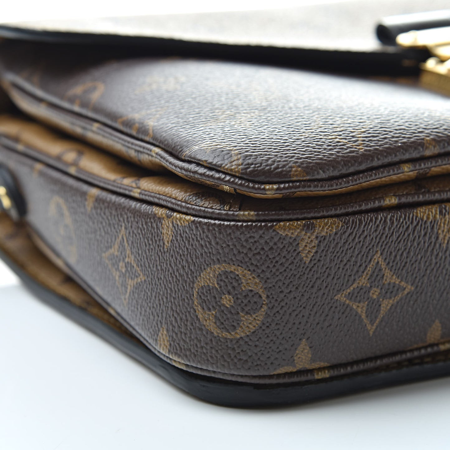 Reverse Monogram Pochette Metis