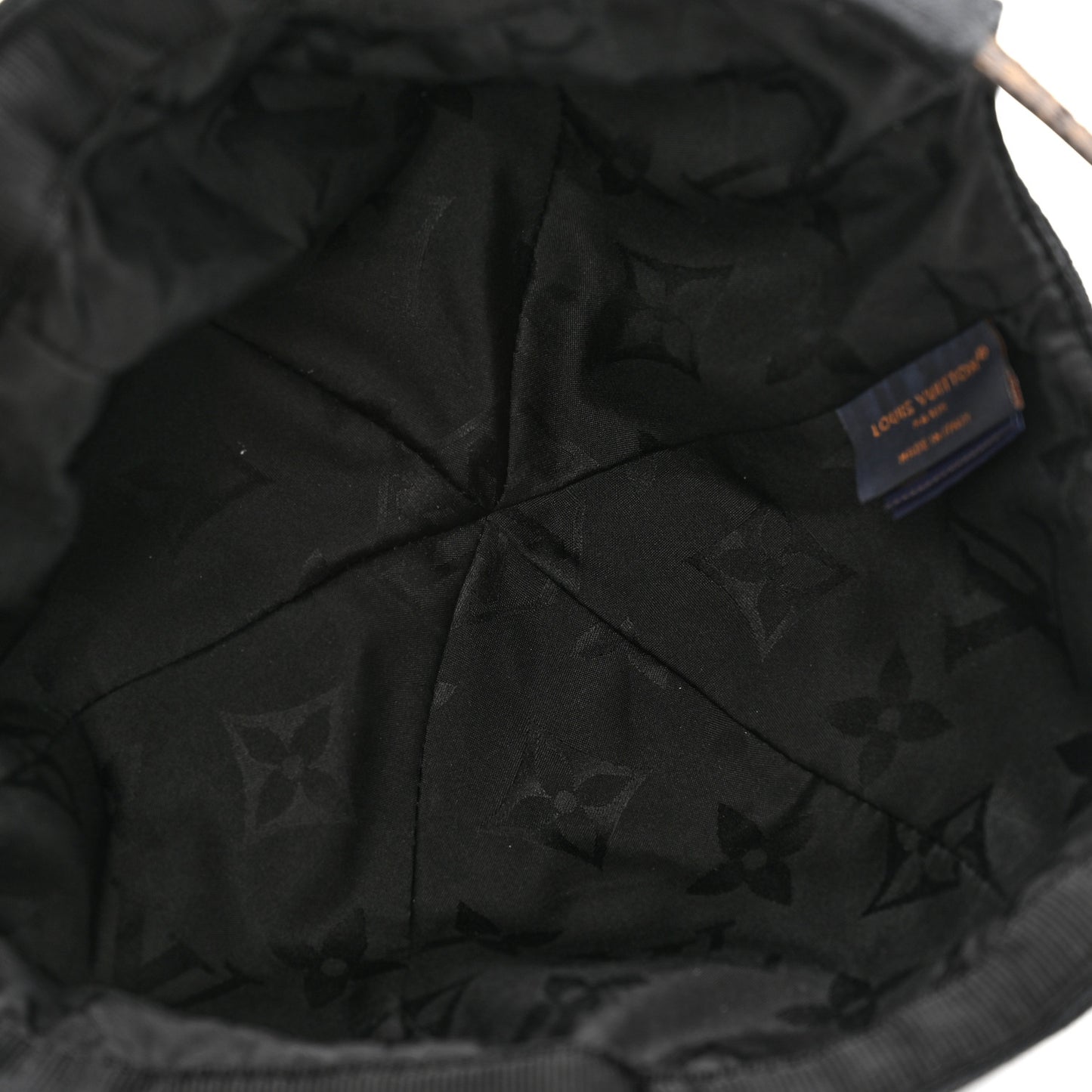 Monogram Essential Black