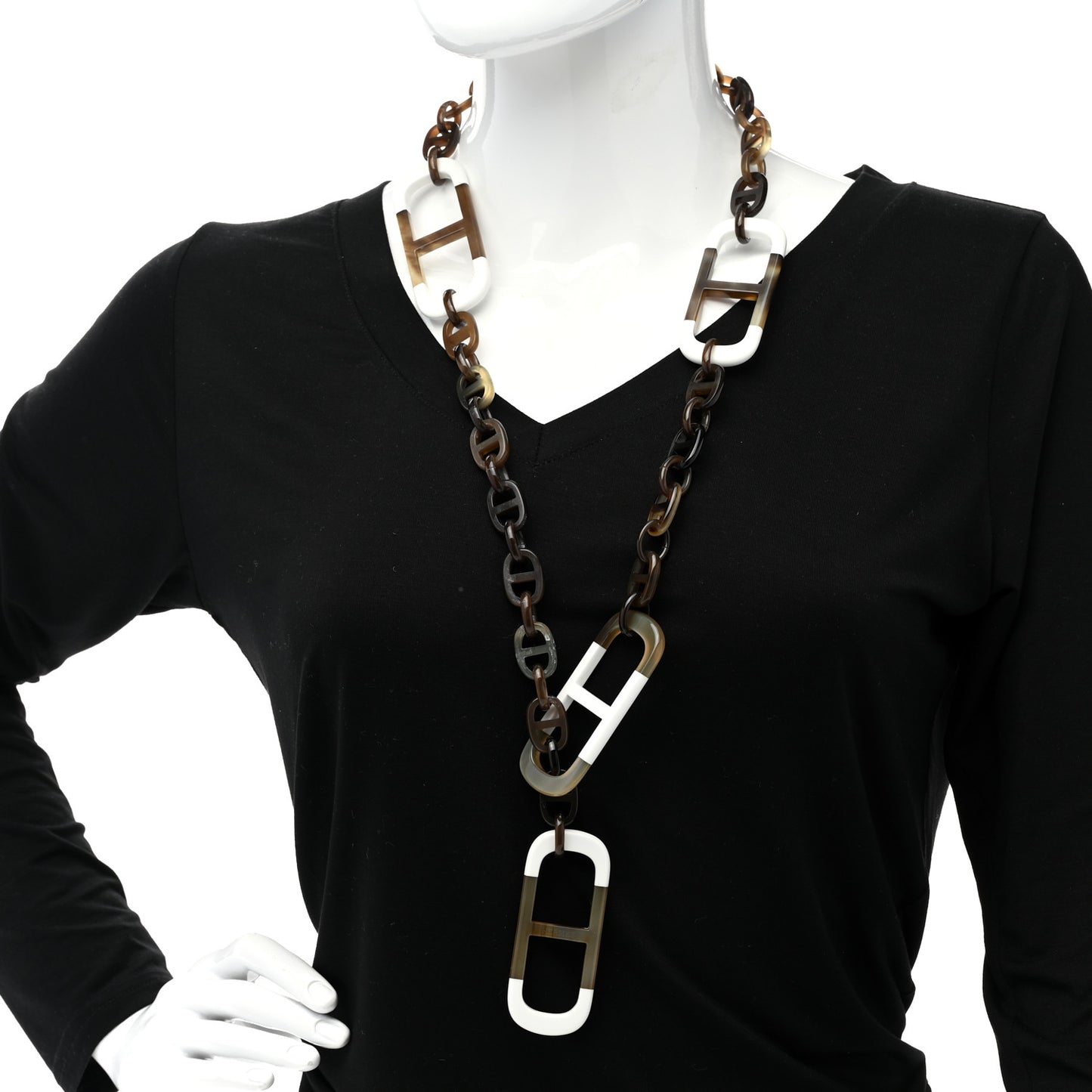 Buffalo Horn Lacquer Amarres Necklace White