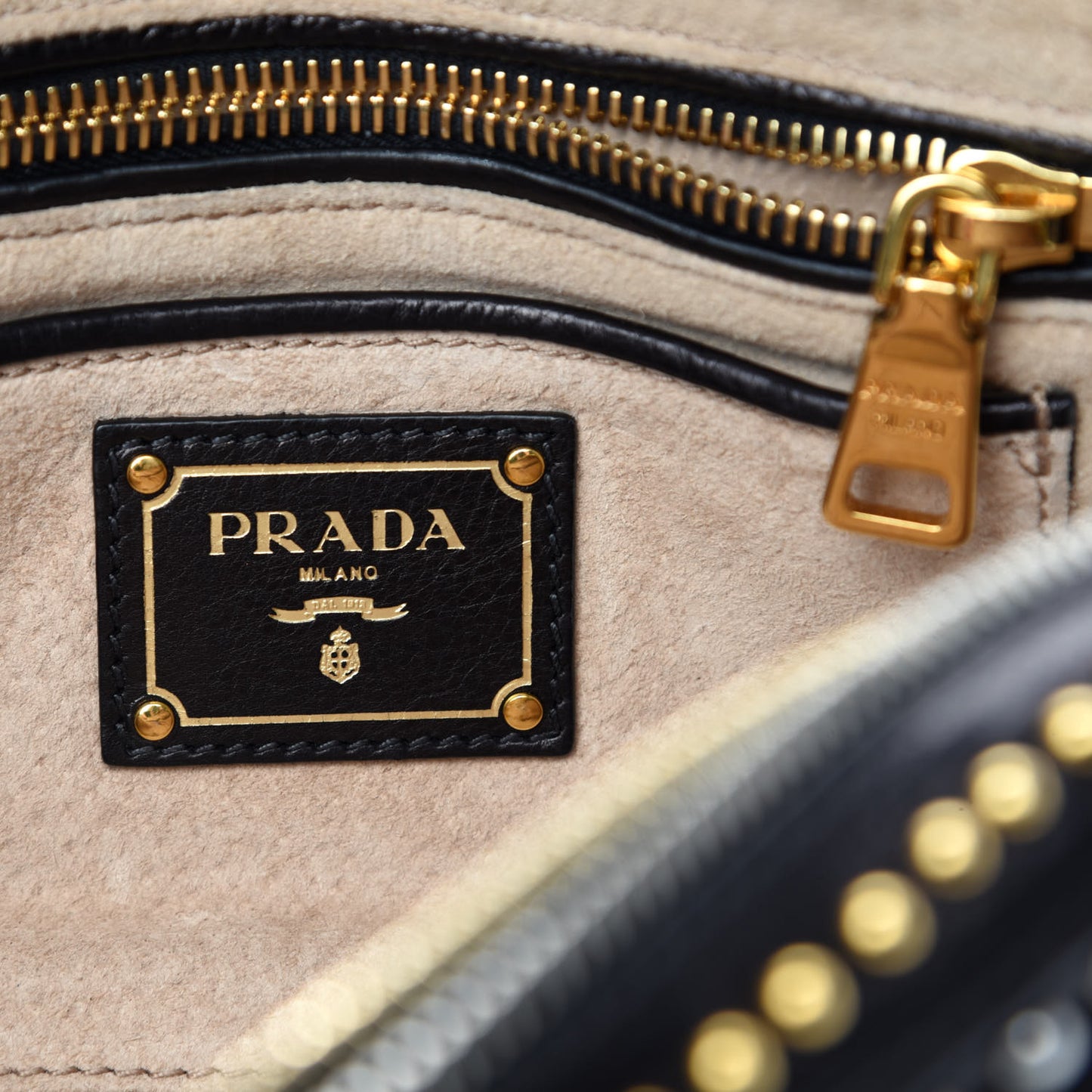 Glace Calf Studded Pushlock Chain Shoulder Bag Black