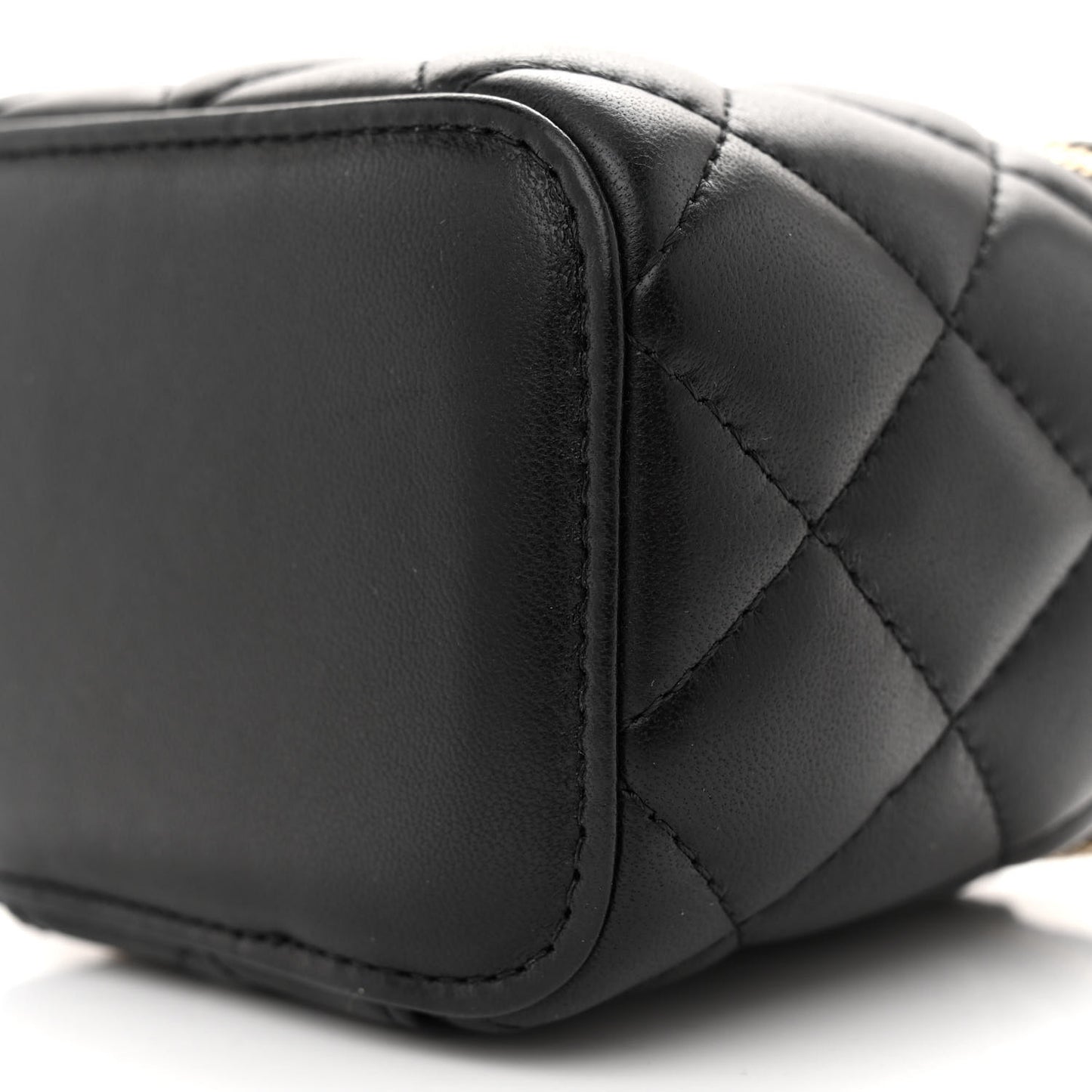 Lambskin Quilted Mini Pearl Crush Vanity Case With Chain Black