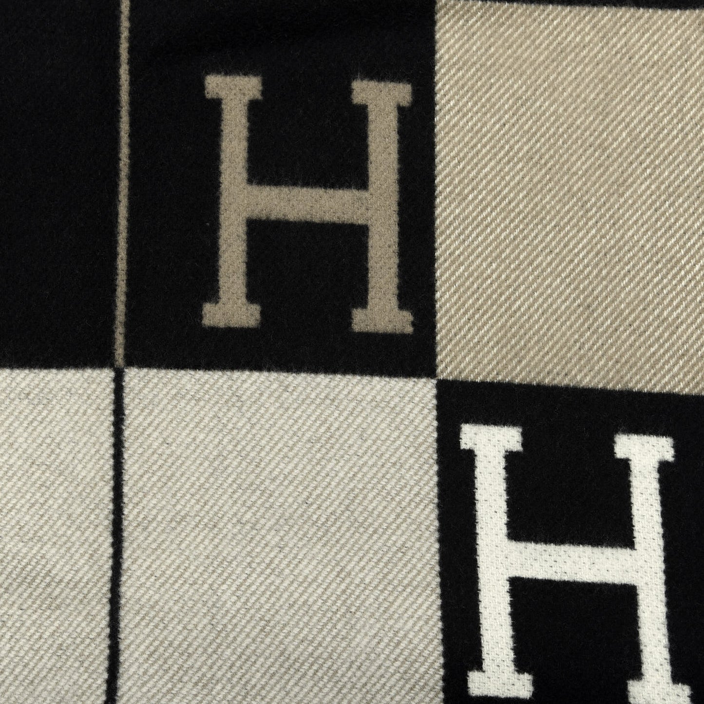 Wool Cashmere Avalon III Blanket Ecru Black