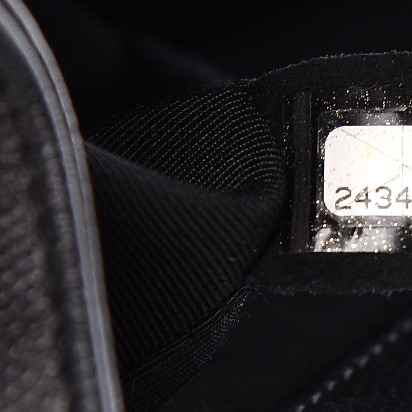 Caviar Quilted Medium Boy Flap Black