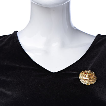 Chanel CC Brooch Gold 2 of 4