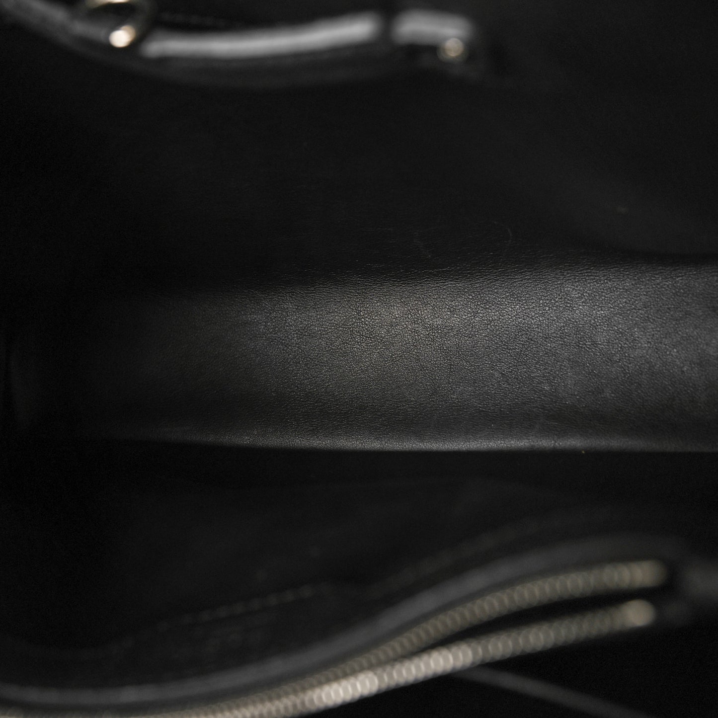 Taurillon Snakeskin Capucines MM Black