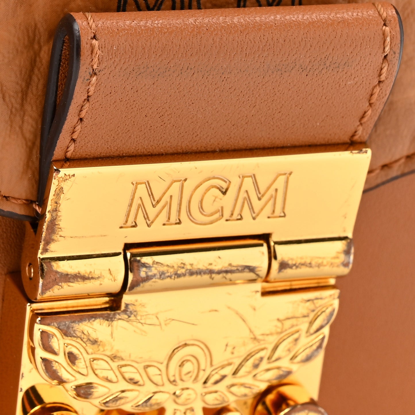 Visetos Small Millie Crossbody Belt Bag Cognac