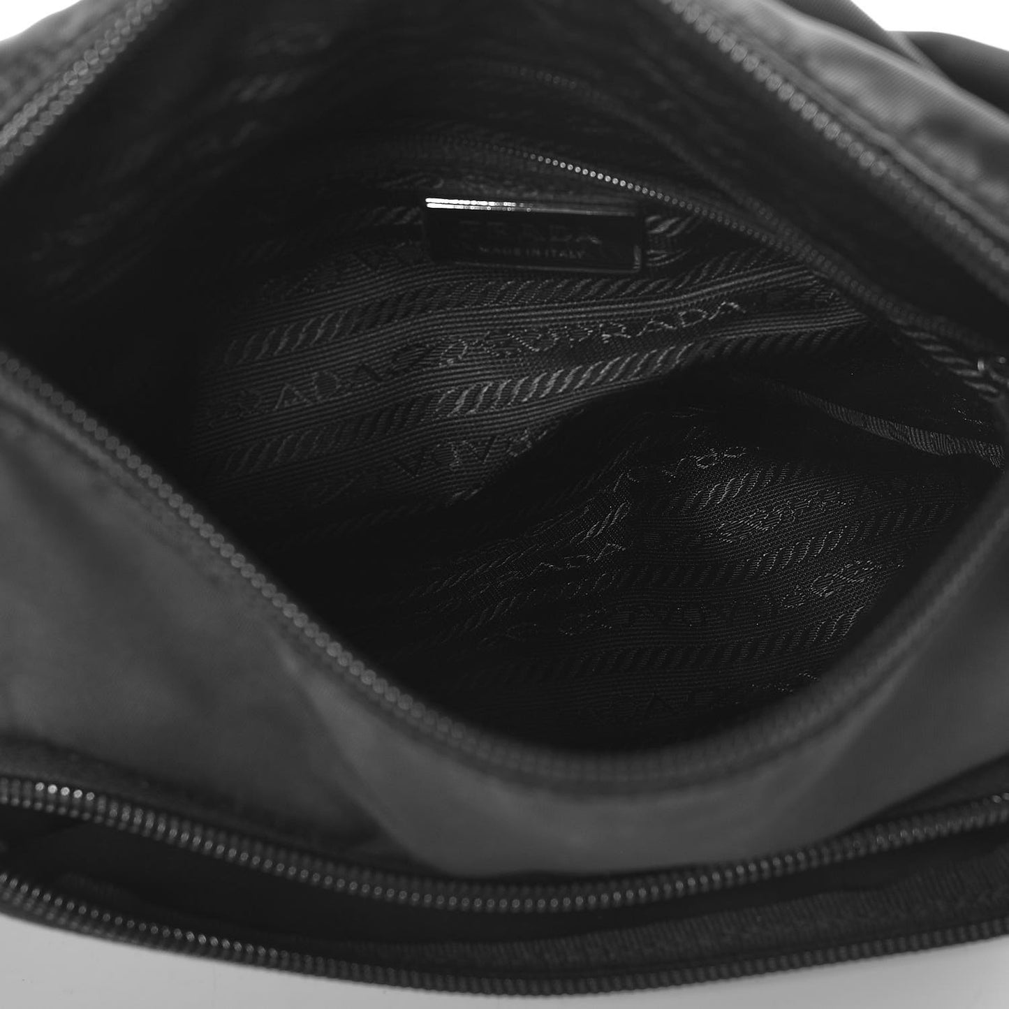Nylon Vela Messenger Black