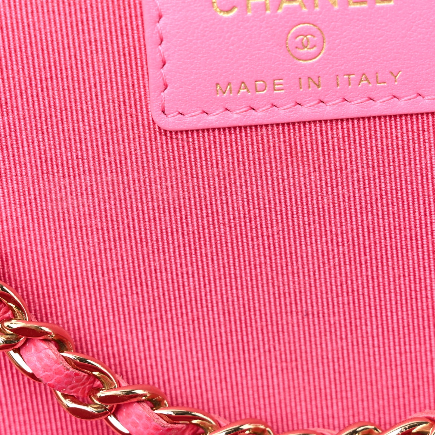 Caviar Quilted Small Vanity Case With Chain Pink