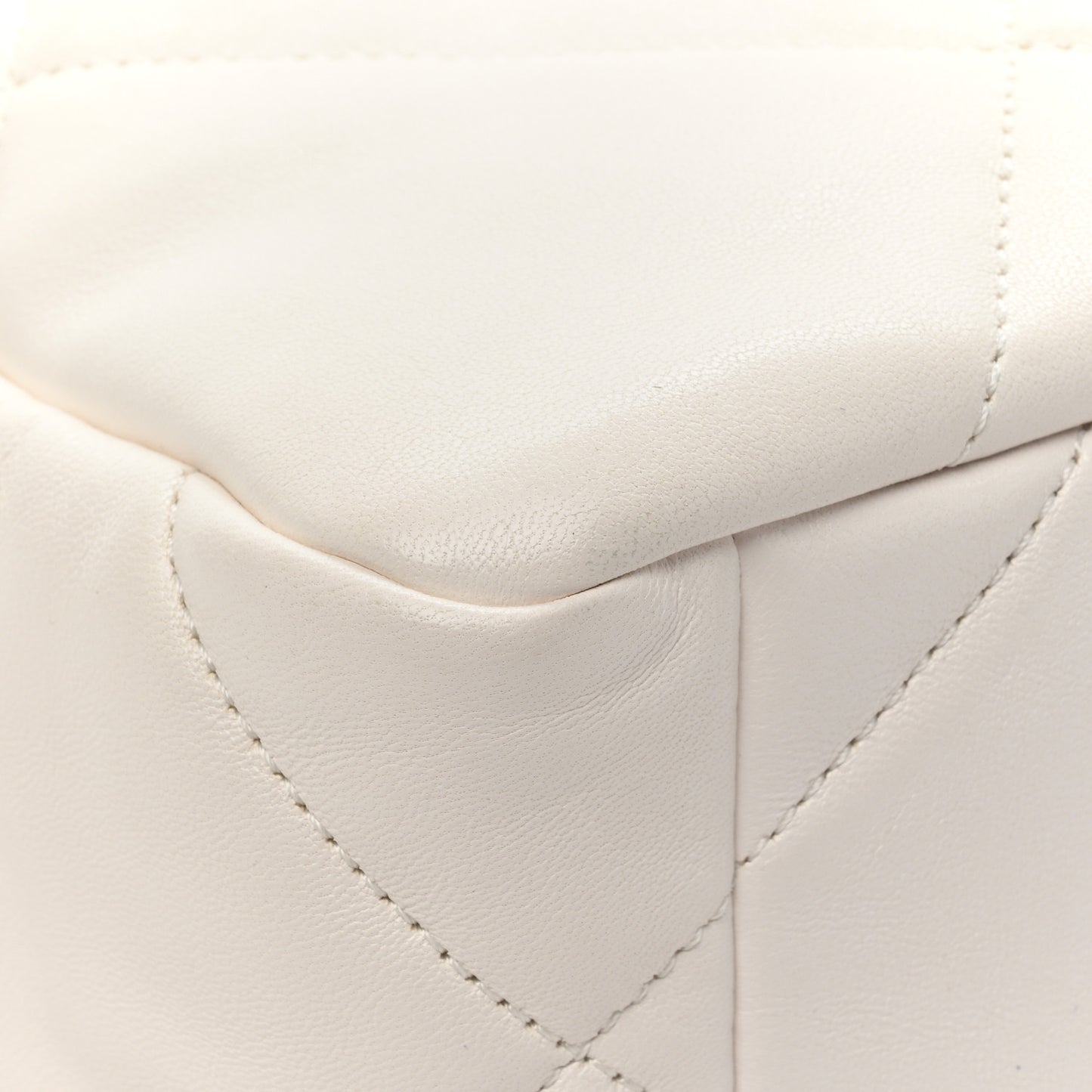 Lambskin Quilted Medium Chanel 19 Flap White