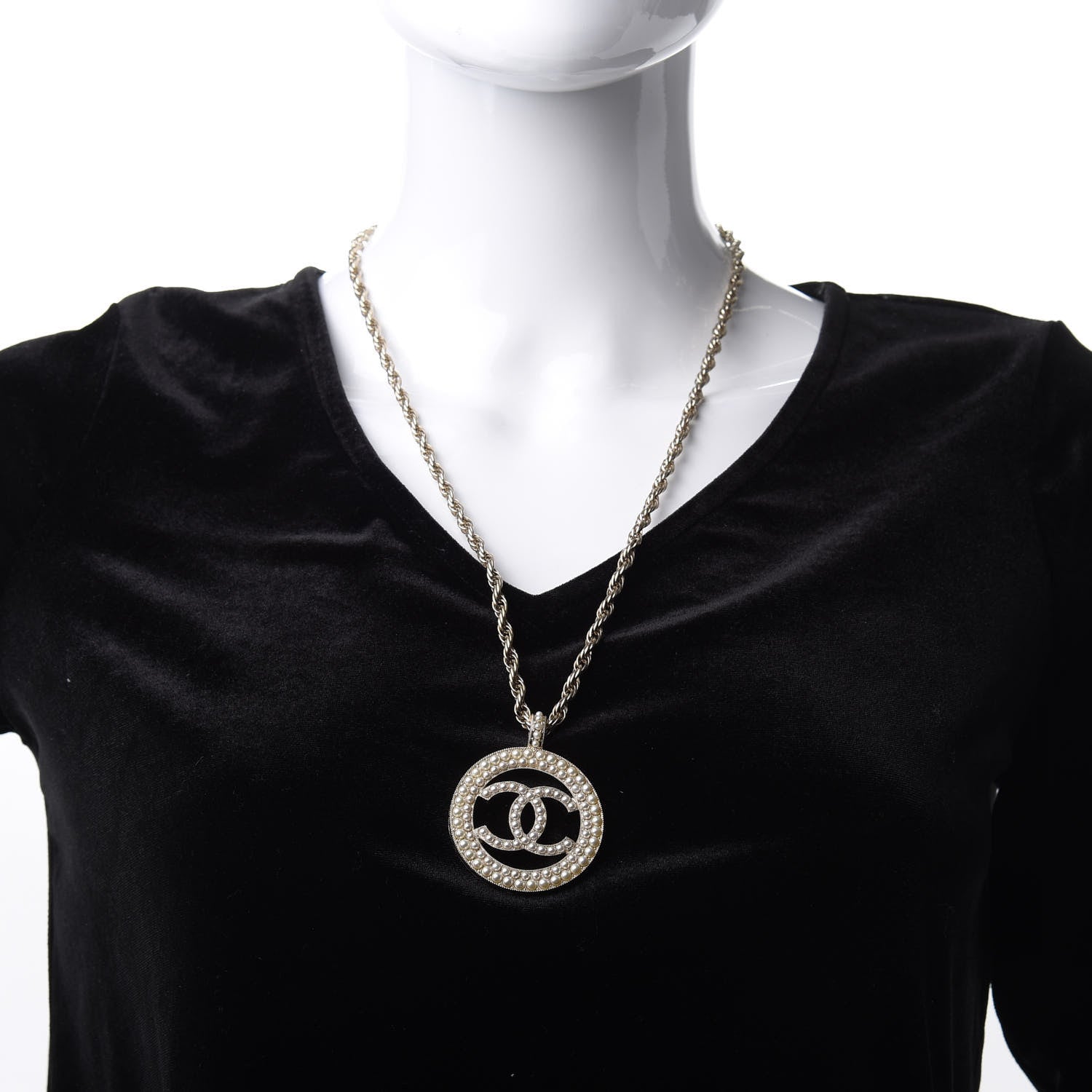 Chanel Pearl CC Round Pendant Necklace Gold 2 of 5