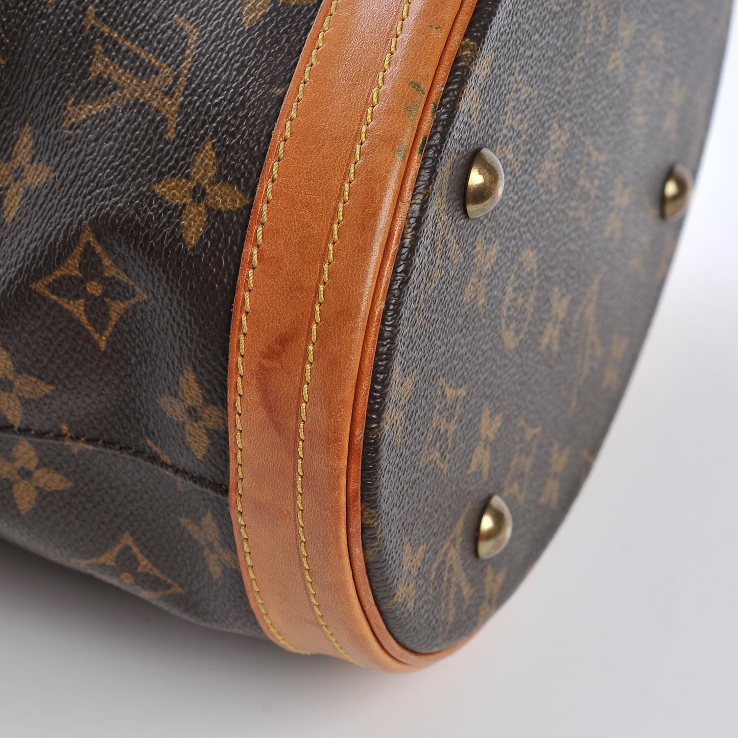 Monogram Petit Bucket 23