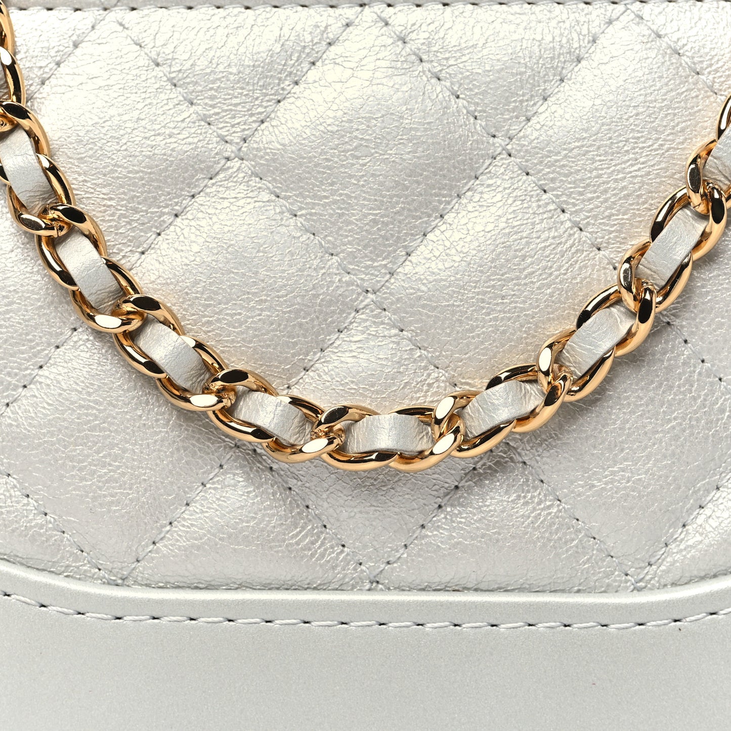 Metallic Lambskin Calfskin Quilted Small Gabrielle Clutch With Chain Silver