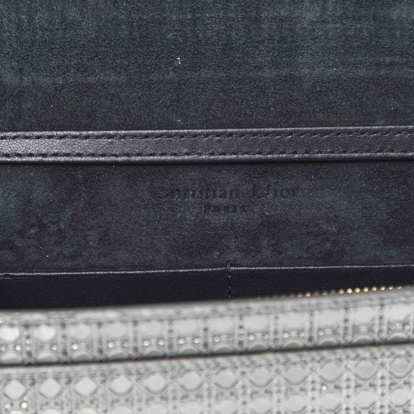 Metallic Patent Micro-Cannage 30 Montaigne 2 in 1 Pouch Silver