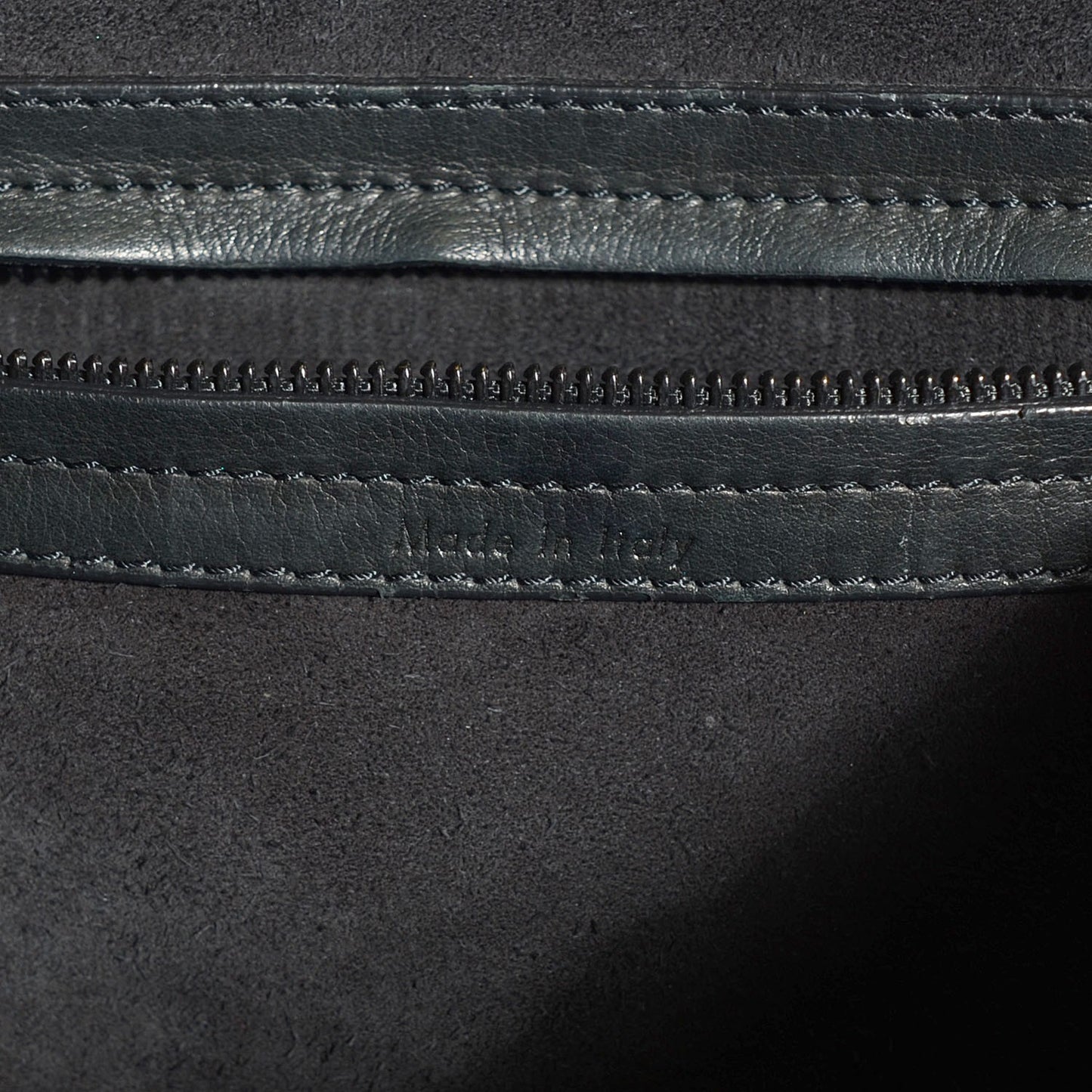 Calfskin Medium Phantom Luggage Black