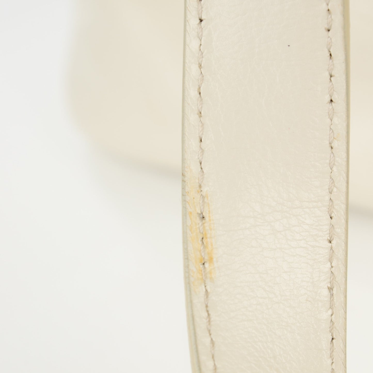 Calfskin Medium Muse Ivory