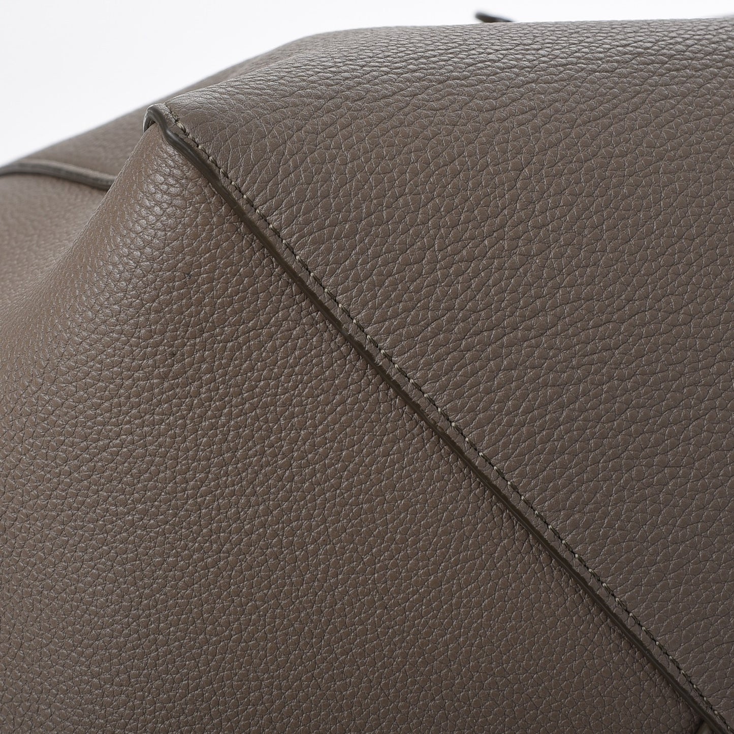 Soft Grained Calfskin Medium Cabas Phantom Taupe