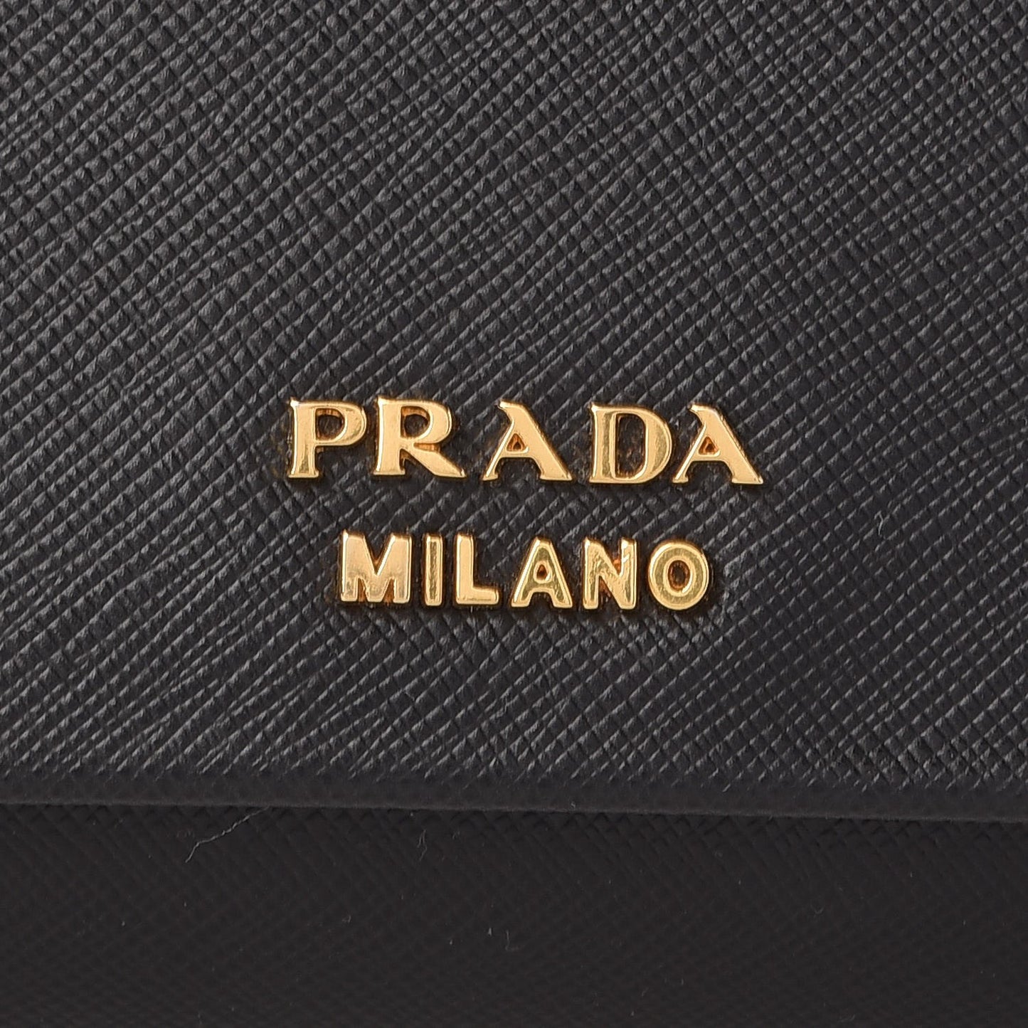 Saffiano Metal Oro Chain Wallet Black