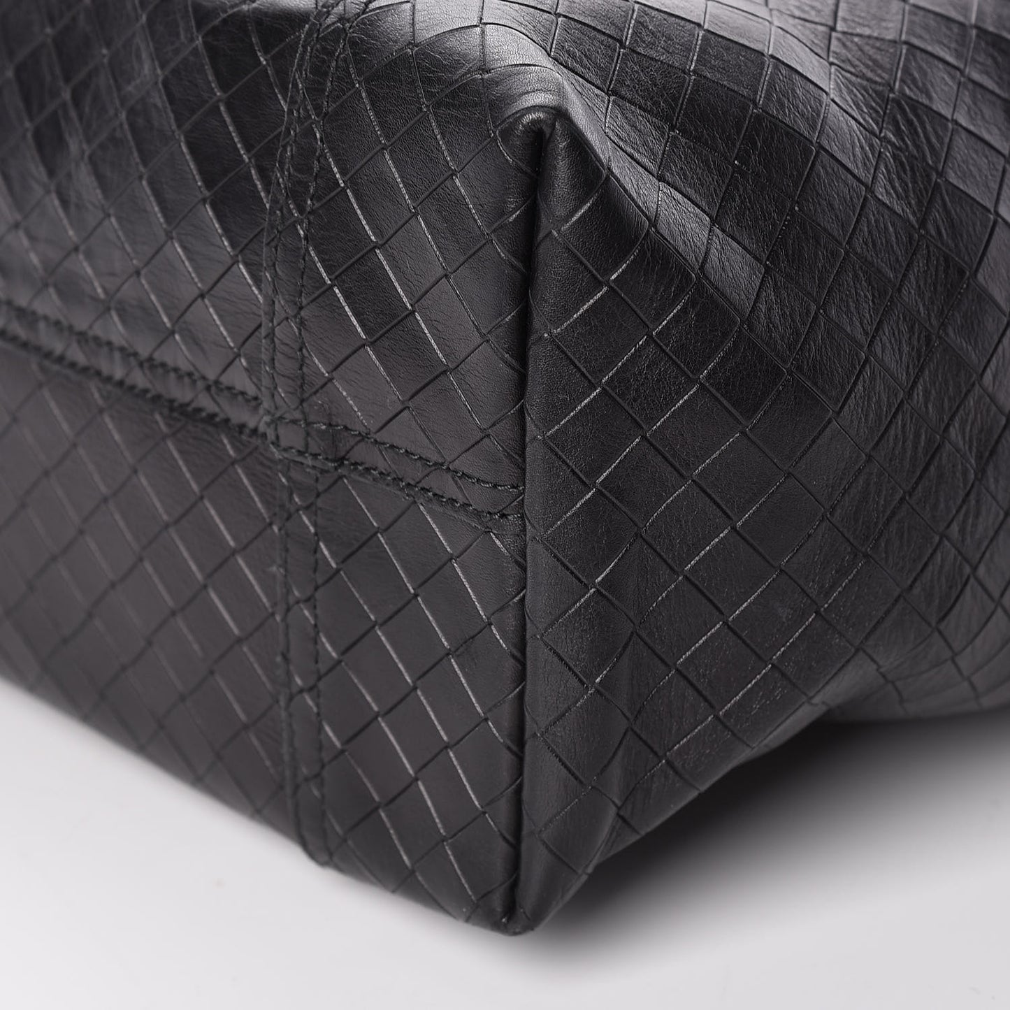 Calfskin Intrecciomirage Large Tote Black