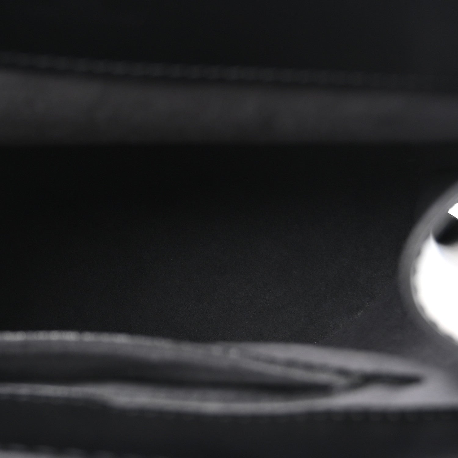 Louis Vuitton Epi Cluny Black 5 of 9