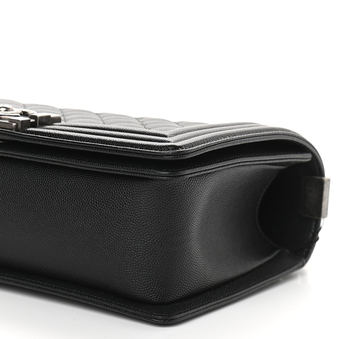 Caviar Quilted Medium Boy Flap Black