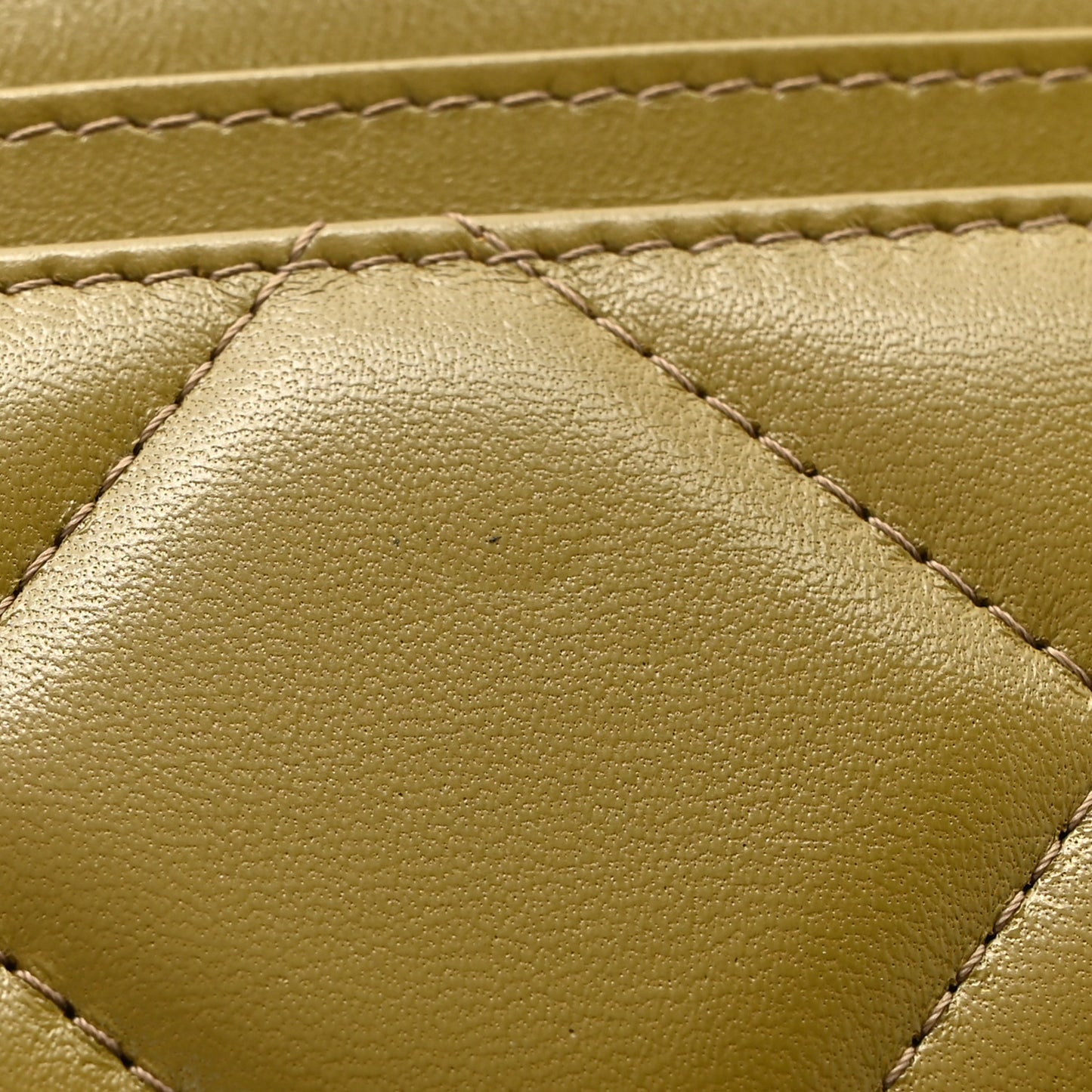 Shiny Lambskin Quilted Chanel 19 Card Holder Green