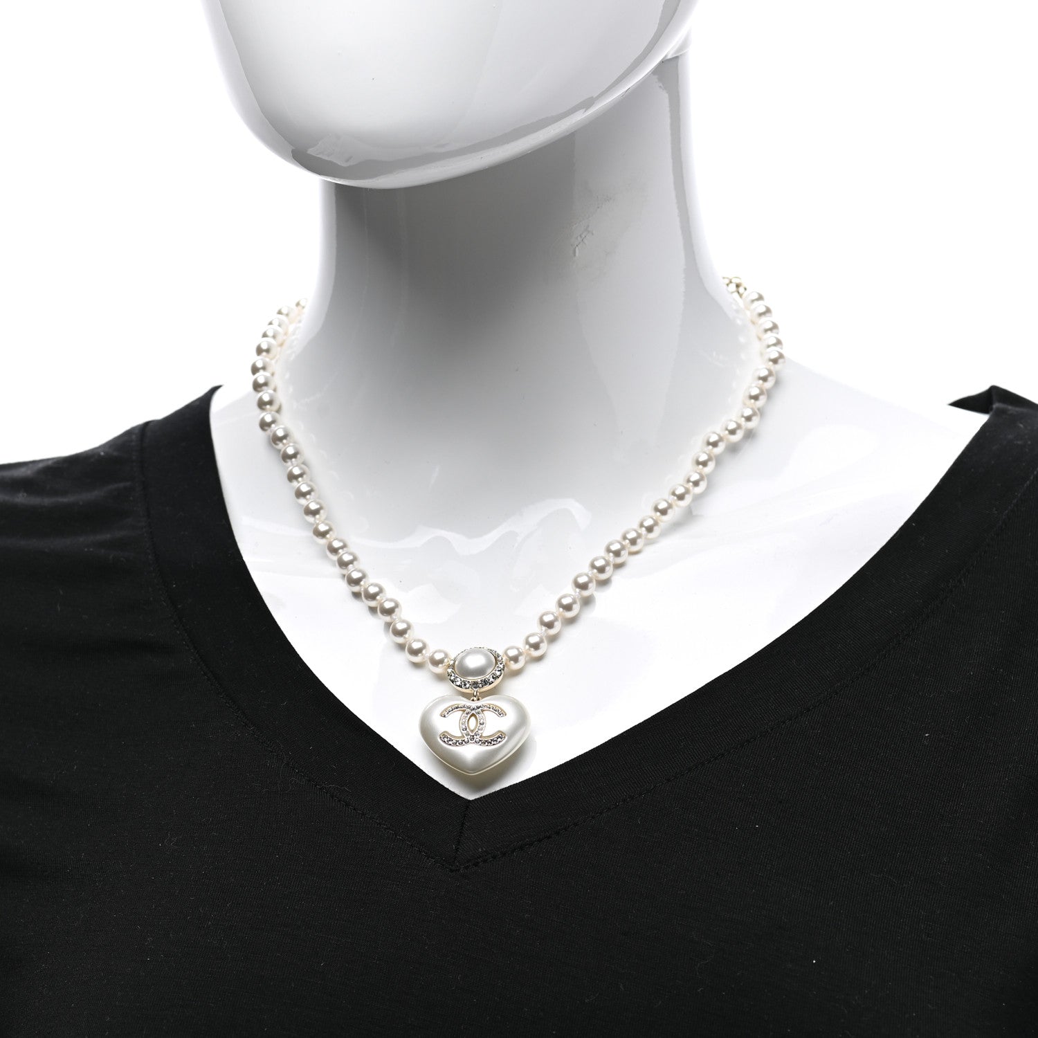 Chanel Pearl Crystal CC Heart Short Necklace Pearly White Gold 2 of 7