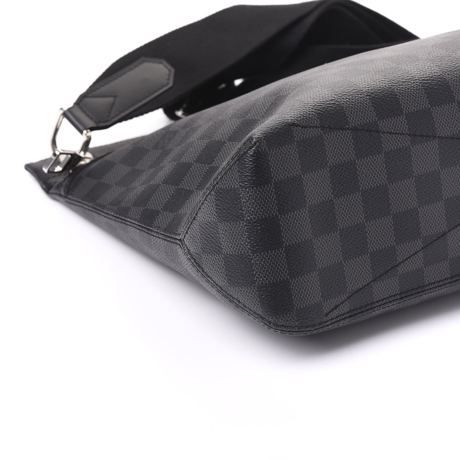 Louis Vuitton Damier Graphite Hunter Messenger 8 of 9